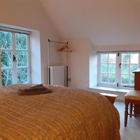 Characterful Cottage Adjacent To An Orchard Brockley Exterior foto